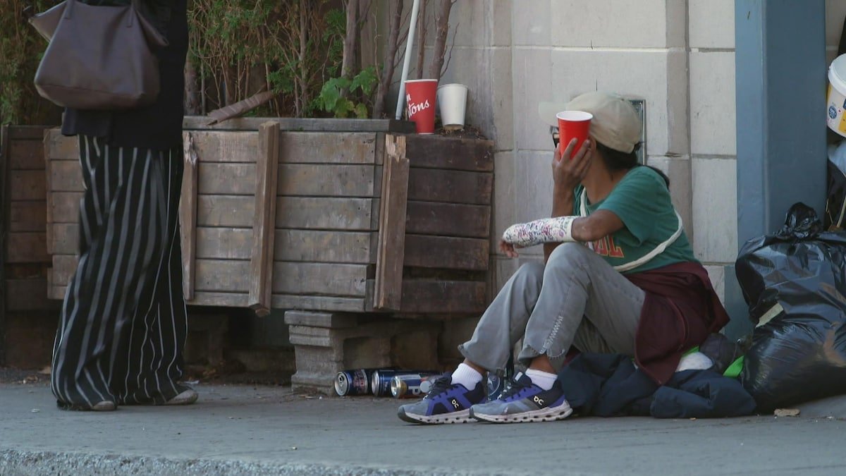 Itinérance à Milton-Parc un quartier à bout de souffle la Ville appelée à agir 🏙️ À Milton-Parc, la crise de l’itinérance devient explosive. Les candidats à la mairie de Montréal dévoilent leurs solutions. #Montréal #Itinérance