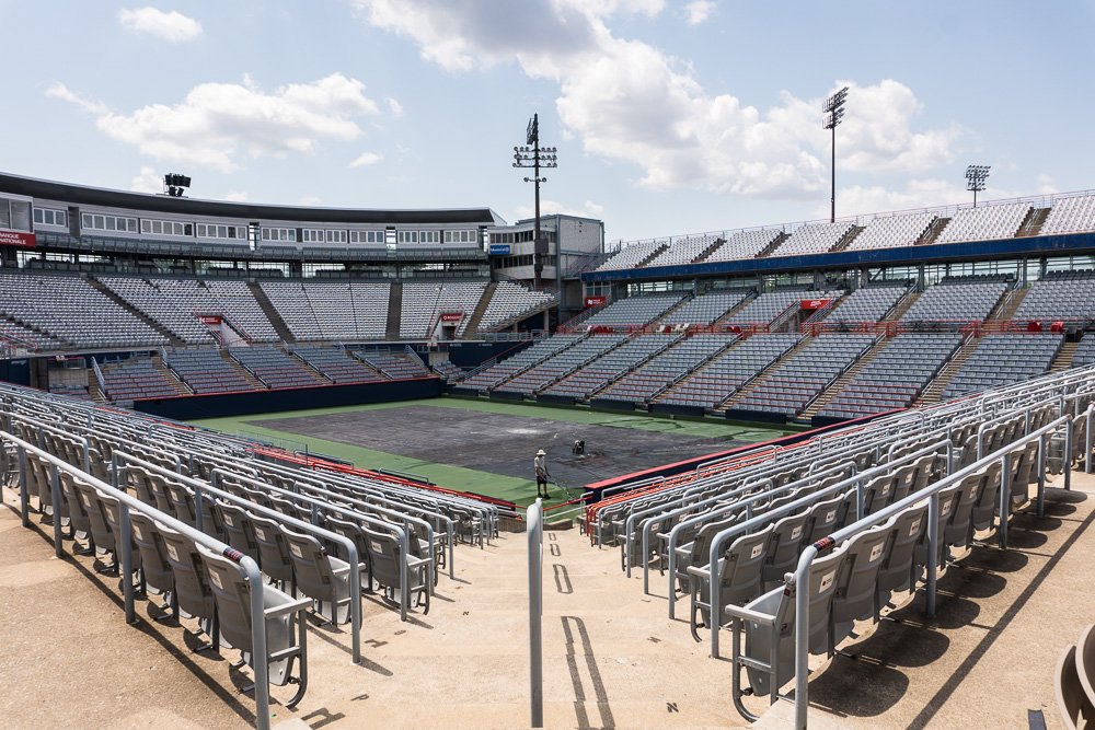 💰 Montréal investira 100 M$ pour rénover le stade Jarry. Luc Rabouin mise sur les événements existants, tandis que Soraya Martinez Ferrada déplore un manque d’ambition. #Montréal #Sport
