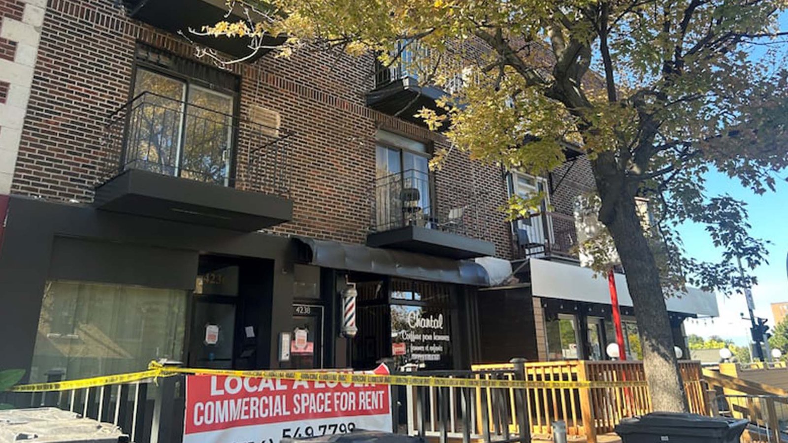 Montréal : un immeuble à risque d’effondrement force l’évacuation d’urgence des locataires Urgence à Villeray : un immeuble évacué pour risque d'effondrement. Notre enquête révèle des années de négligence. #Logement #Montréal #Villeray